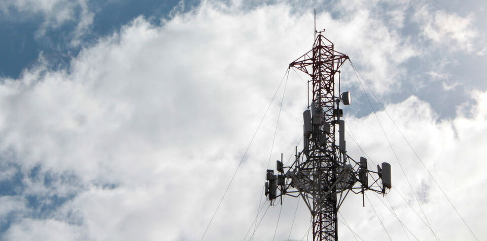 Gerade in Sachen Mobilfunknutzung und mobilen Service-Angeboten sind uns Schwellenländer wie Afrika oder Indien weit voraus. Gerade in Sachen Mobilfunknutzung und mobilen Service-Angeboten sind uns Schwellenländer wie Afrika oder Indien weit voraus.