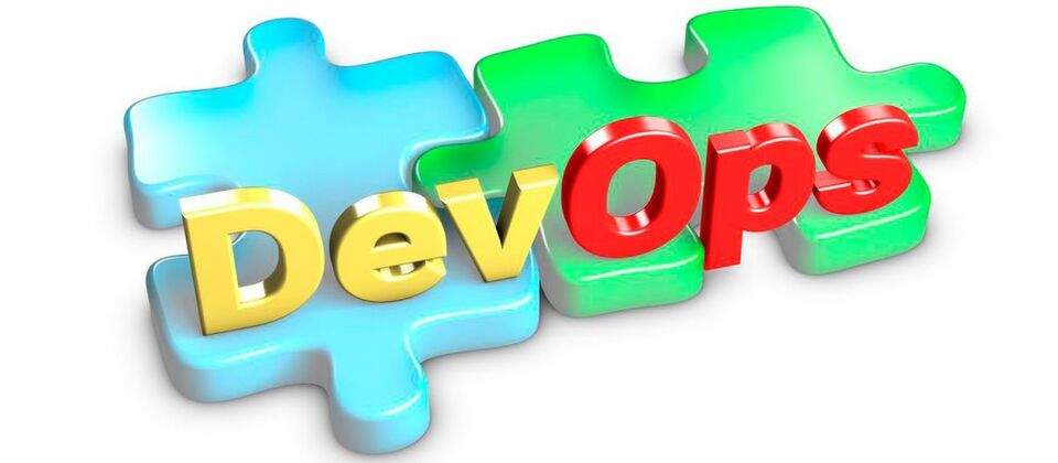 Gemäß der DevOps-Philosophie sollen Softwareentwicklung und Betrieb (Development und Operations) zu einem Unternehmensbereich konsolidiert werden. Gemäß der DevOps-Philosophie sollen Softwareentwicklung und Betrieb (Development und Operations) zu einem Unternehmensbereich konsolidiert werden.