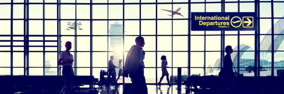 Es mangelt noch immer an Standards in der Luftfahrtindustrie für den Umgang mit den Diskrepanzen bei der Namensdarstellung auf Reisedokumenten und Bordkarten von Passagieren. Es mangelt noch immer an Standards in der Luftfahrtindustrie für den Umgang mit den Diskrepanzen bei der Namensdarstellung auf Reisedokumenten und Bordkarten von Passagieren.