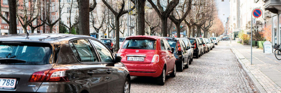 Autofahrer können drei verschiedene App-Anbieter wählen, um ihre Parkvorgänge mit dem Smartphone zu starten, zu stoppen oder zu verlängern Autofahrer können drei verschiedene App-Anbieter wählen, um ihre Parkvorgänge mit dem Smartphone zu starten, zu stoppen oder zu verlängern