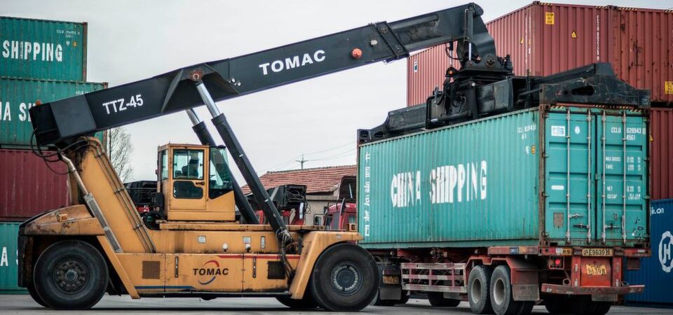 Container sollen in der IT eine effizientere Anwendungsbereitstellung ermöglichen. Container sollen in der IT eine effizientere Anwendungsbereitstellung ermöglichen.