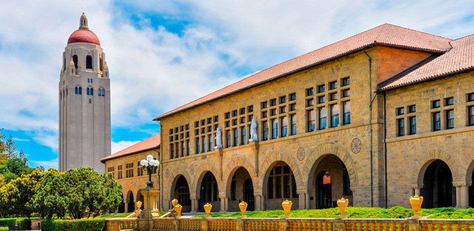 Die beschauliche Ansicht auf den Hoover Tower der Standford University in Palo Alto täuscht. Im Storage-Bereich steht eine rasante Beschleunigung bevor. Die beschauliche Ansicht auf den Hoover Tower der Standford University in Palo Alto täuscht. Im Storage-Bereich steht eine rasante Beschleunigung bevor.