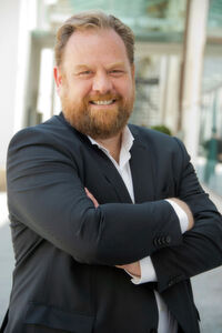Jens Fleischer ist Vorstandsmitglied des bvik. Anfang 2016 kam er zur B2B-Markenagentur medienformer in Stuttgart. Dort verantwortet er den Geschäftsbereich Strategie & Beratung. Jens Fleischer ist Vorstandsmitglied des bvik. Anfang 2016 kam er zur B2B-Markenagentur medienformer in Stuttgart. Dort verantwortet er den Geschäftsbereich Strategie & Beratung.