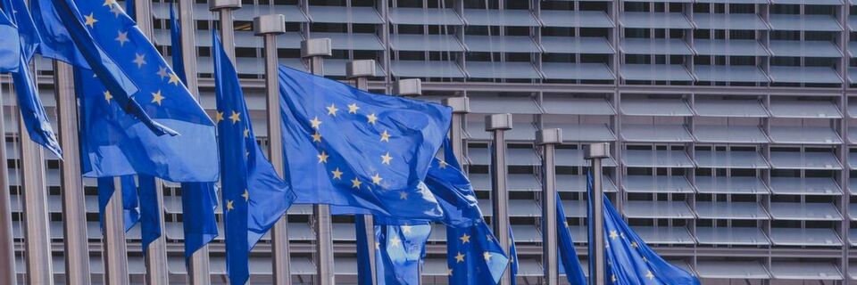 Im Sommer 2017 wird die neue EU-Medizinprodukteverordnung voraussichtlich in Kraft treten. Experten rechnen damit, dass ein Teil der bisherigen Regelungen damit deutlich verschärft wird, andere gänzlich ersetzt werden. Im Sommer 2017 wird die neue EU-Medizinprodukteverordnung voraussichtlich in Kraft treten. Experten rechnen damit, dass ein Teil der bisherigen Regelungen damit deutlich verschärft wird, andere gänzlich ersetzt werden.