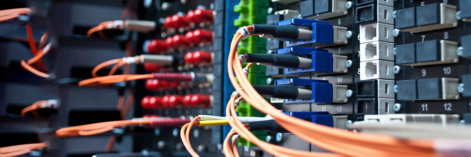Mit Standard-Hardware zielt Axians auf eine Vereinfachung der Netzwerkinfrastruktur ab. Mit Standard-Hardware zielt Axians auf eine Vereinfachung der Netzwerkinfrastruktur ab.