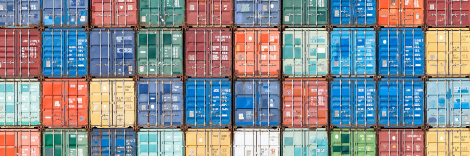 Mehr Flexibilität und Sicherheit bei der Anwendungsvirtualisierung verspricht die Container-Technologie – und CaaS setzt noch einen drauf. Mehr Flexibilität und Sicherheit bei der Anwendungsvirtualisierung verspricht die Container-Technologie – und CaaS setzt noch einen drauf.
