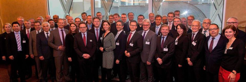 Die Teilnehmer des eGovernment Summits 2016 Die Teilnehmer des eGovernment Summits 2016