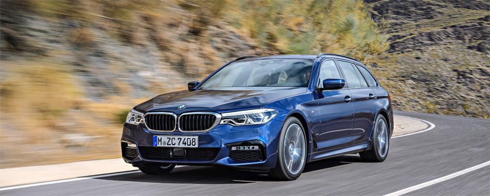 BMW stellt den neuen 5er Touring auf dem Genfer Automobilsalon vor. Reichhaltig ausgestattet soll er vor allem mit dem E-Klasse T-Modell konkurrieren. BMW stellt den neuen 5er Touring auf dem Genfer Automobilsalon vor. Reichhaltig ausgestattet soll er vor allem mit dem E-Klasse T-Modell konkurrieren.