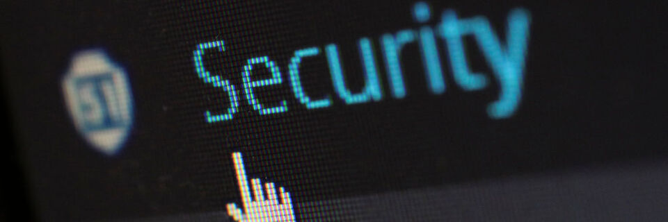 IT-Sicherheit schützt Informationen und alle Systeme, mit denen Informationen verarbeitet, genutzt und gespeichert werden. IT-Sicherheit schützt Informationen und alle Systeme, mit denen Informationen verarbeitet, genutzt und gespeichert werden.
