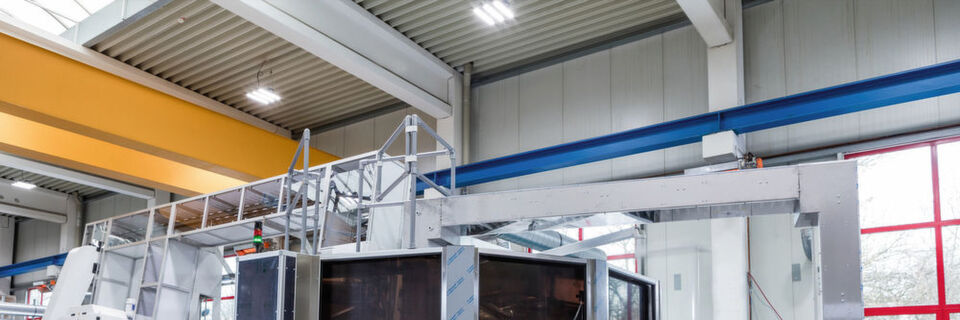 Moderne LED-Hallendeckenstrahler sorgen für die passende Ausleuchtung. Moderne LED-Hallendeckenstrahler sorgen für die passende Ausleuchtung.