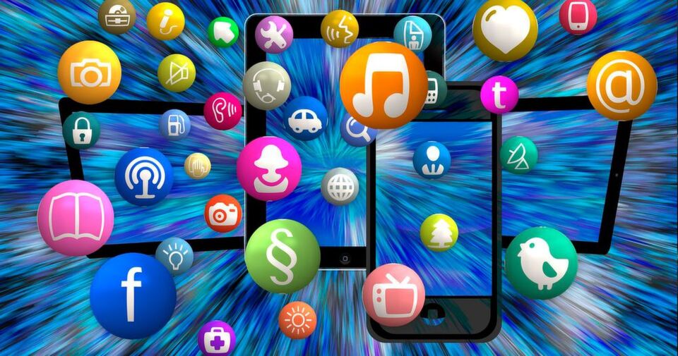 Vor dem Beauftragen einer App sollte genau überlegt werden, auf welchen Systemen und mit welchen Funktionen die App eigentlich arbeiten soll. Vor dem Beauftragen einer App sollte genau überlegt werden, auf welchen Systemen und mit welchen Funktionen die App eigentlich arbeiten soll.