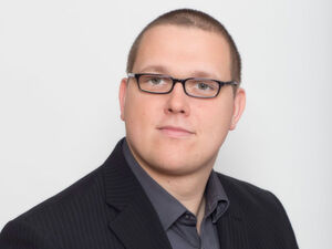 Der Autor, Eric Berg, arbeitet als Senior IT-Architekt bei Comparex und Microsoft MVP (Most Valuable Professional). Der Autor, Eric Berg, arbeitet als Senior IT-Architekt bei Comparex und Microsoft MVP (Most Valuable Professional).