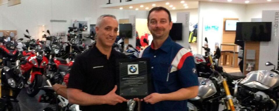BMW Motorcycles of Burbank steht unter der Führung der Dealer Mike und Aya Ungureanu. BMW Motorcycles of Burbank steht unter der Führung der Dealer Mike und Aya Ungureanu.