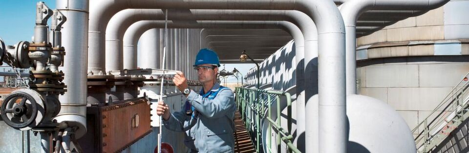 Veltec positioniert sich als mittelständischer Dienstleister in den Prozessindustrien. Besonders stark ist das Unternehmen bereits in den Bereichen Turnarounds, Revisionen und On-Site-Services. Als Grundlage für eine weitere Marktdurchdringung soll der Bereich Automation weiter ausgebaut werden. Veltec positioniert sich als mittelständischer Dienstleister in den Prozessindustrien. Besonders stark ist das Unternehmen bereits in den Bereichen Turnarounds, Revisionen und On-Site-Services. Als Grundlage für eine weitere Marktdurchdringung soll der Bereich Automation weiter ausgebaut werden.