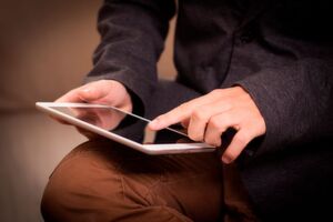 Marketer sollten ihren Content perfekt auf Kundengruppe, -kanal und -gerät abstimmen – das erfordert eine durchgängige Cross-Channel-Marketing-Strategie. Marketer sollten ihren Content perfekt auf Kundengruppe, -kanal und -gerät abstimmen – das erfordert eine durchgängige Cross-Channel-Marketing-Strategie.