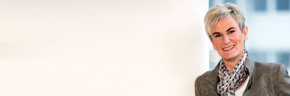 Die Autorin: Karin Sondermann ist Solution Manager Digital Business (IIoT) & Hybrid Cloud Projects bei Avanade Deutschland Die Autorin: Karin Sondermann ist Solution Manager Digital Business (IIoT) & Hybrid Cloud Projects bei Avanade Deutschland