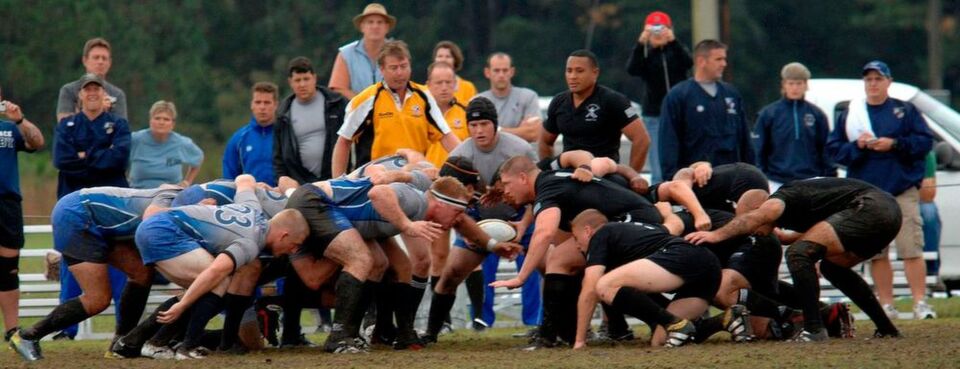 Kontrolliertes Chaos: Scrum (Gedränge) ist ursprünglich ein Begriff aus dem Rugby und beschreibt eine Situation, in der das Spiel neu gestartet wird. Kontrolliertes Chaos: Scrum (Gedränge) ist ursprünglich ein Begriff aus dem Rugby und beschreibt eine Situation, in der das Spiel neu gestartet wird.