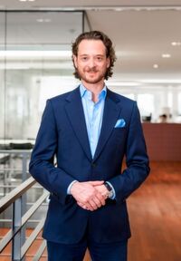 Bastian Schneider ist Strategiechef des Brand Leadership Circle und Strategy Director bei Hotz Brand Consultants in Zug/Schweiz. Bastian Schneider ist Strategiechef des Brand Leadership Circle und Strategy Director bei Hotz Brand Consultants in Zug/Schweiz.