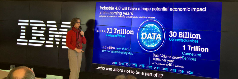 Andrea Martin, IBM-CTO: „Industrie 4.0 wird die Wirtschaft in den kommenden Jahren maßgeblich beeinflussen.“ Andrea Martin, IBM-CTO: „Industrie 4.0 wird die Wirtschaft in den kommenden Jahren maßgeblich beeinflussen.“