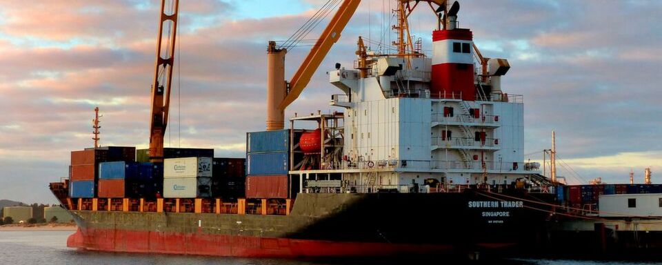 Während der Container ein geschlossenes, verkapseltes System darstellt, hat der „Unterbau“ bestenfalls Einfluss auf die Geschwindigkeit. Während der Container ein geschlossenes, verkapseltes System darstellt, hat der „Unterbau“ bestenfalls Einfluss auf die Geschwindigkeit.