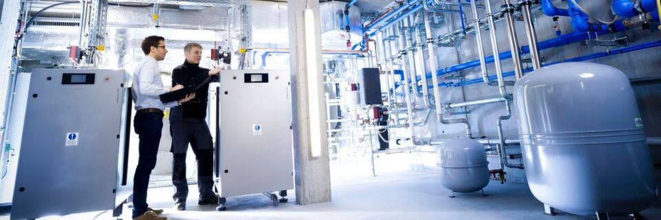 Optimierter Wärmehaushalt: Ein Wärmenetz verbindet über Wasserrohre die Maschinen untereinander und mit der Gebäudehülle. Optimierter Wärmehaushalt: Ein Wärmenetz verbindet über Wasserrohre die Maschinen untereinander und mit der Gebäudehülle.