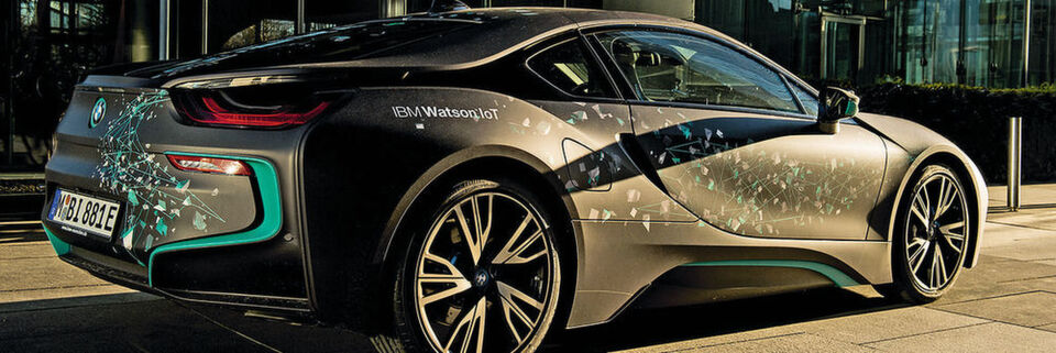 Im Watson IoT Center gibt es sogenannte Joint Client Labs, in denen Unternehmen gemeinsam mit IBM an innovativen Lösungen arbeiten. Auch BMW hat sich dort angesiedelt, um intuitive Unterstützungssysteme für intelligente Autos zu entwickeln. Im Watson IoT Center gibt es sogenannte Joint Client Labs, in denen Unternehmen gemeinsam mit IBM an innovativen Lösungen arbeiten. Auch BMW hat sich dort angesiedelt, um intuitive Unterstützungssysteme für intelligente Autos zu entwickeln.