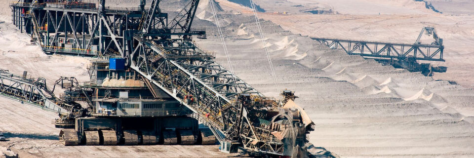 Die größte Maschine der Welt istein Schaufelradbagger für die Braunkohleförderung. Die größte Maschine der Welt istein Schaufelradbagger für die Braunkohleförderung.