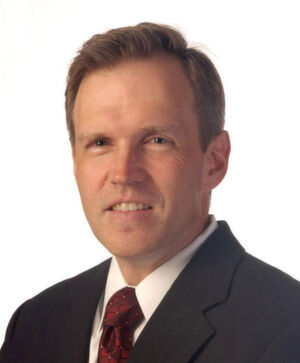 Gelston Howell, SeniorVice President Marketing bei der Sanmina Corporation: „Sanminas Expertise und globale Struktur ermöglichen eine erfolgreiche Umsetzung des neuen Geschäftsmodells von Hyperscalern.“ Gelston Howell, SeniorVice President Marketing bei der Sanmina Corporation: „Sanminas Expertise und globale Struktur ermöglichen eine erfolgreiche Umsetzung des neuen Geschäftsmodells von Hyperscalern.“