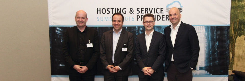 Auf dem HSP Summit 2017 werden erneut Hosting-VIPs im Mittelpunkt stehen. Patrick Pulvermüller (HEG, 2. v. l.) und Daniel Hagemeier (Dogado, 2. v. r.) werden auch in diesem Jahr teilnehmen. Im Bild zu sehen sind außerdem Rafael Laguna (Open-Xchange, l.) und Robert Hoffmann (1&1). Auf dem HSP Summit 2017 werden erneut Hosting-VIPs im Mittelpunkt stehen. Patrick Pulvermüller (HEG, 2. v. l.) und Daniel Hagemeier (Dogado, 2. v. r.) werden auch in diesem Jahr teilnehmen. Im Bild zu sehen sind außerdem Rafael Laguna (Open-Xchange, l.) und Robert Hoffmann (1&1).