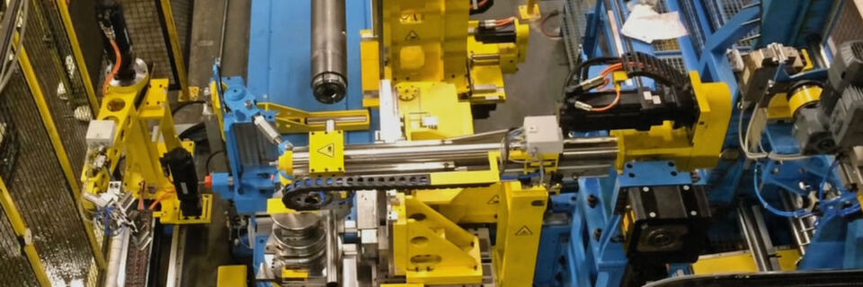 Bei unserem Anwender der Woche bearbeitet eine Biegemaschine von Schwarze-Robitec 2,8 m lange Rund- und Ovalrohre mit einem Durchmesser bis 76,2 mm. Bei unserem Anwender der Woche bearbeitet eine Biegemaschine von Schwarze-Robitec 2,8 m lange Rund- und Ovalrohre mit einem Durchmesser bis 76,2 mm.