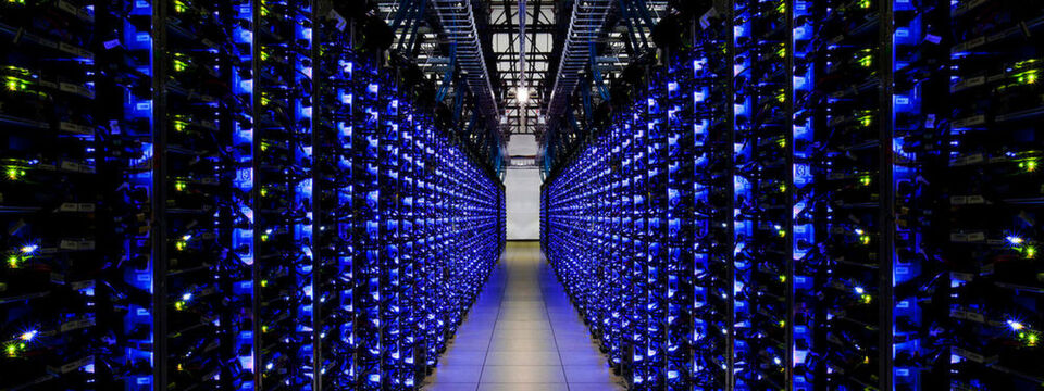 Software Defined Datacenter (SDDC) stellen die IT-Infstrauktur ggregiertund virtualisiert als Service bereit: IT-as-a-Service (ITaaS). Software Defined Datacenter (SDDC) stellen die IT-Infstrauktur ggregiertund virtualisiert als Service bereit: IT-as-a-Service (ITaaS).