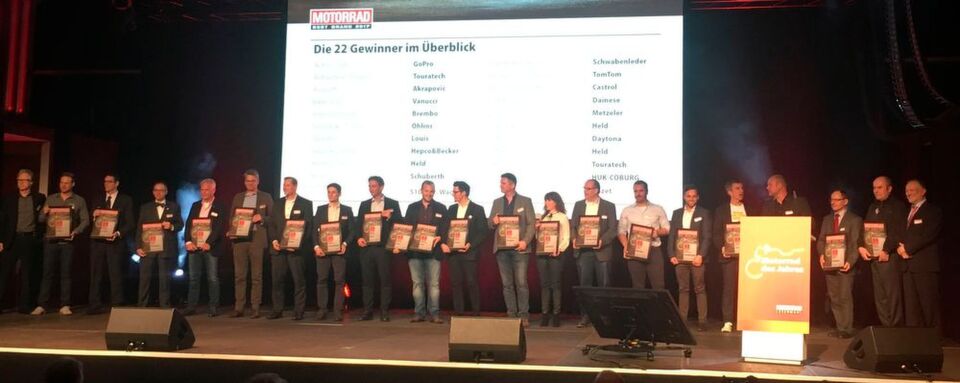 Die 22 Gewinner der „Motorrad“-„Best Brand“-2017-Preisverleihung. Die 22 Gewinner der „Motorrad“-„Best Brand“-2017-Preisverleihung.