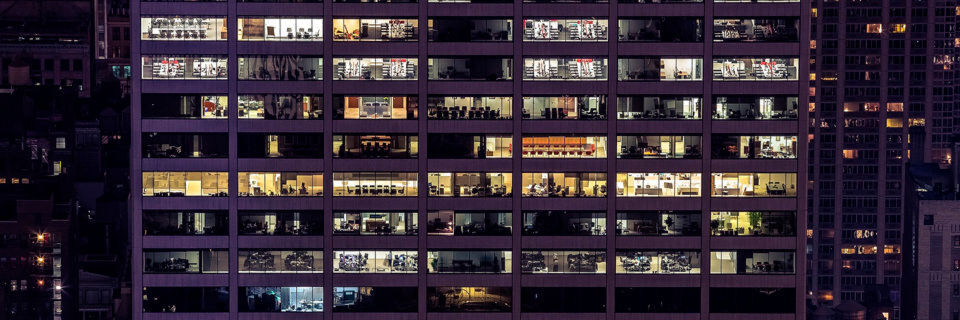 Schrittweise Umstellung war gestern. Die digitale Transformation bringt die gewohnte Wertschöpfung erheblich ins Wanken. Schrittweise Umstellung war gestern. Die digitale Transformation bringt die gewohnte Wertschöpfung erheblich ins Wanken.