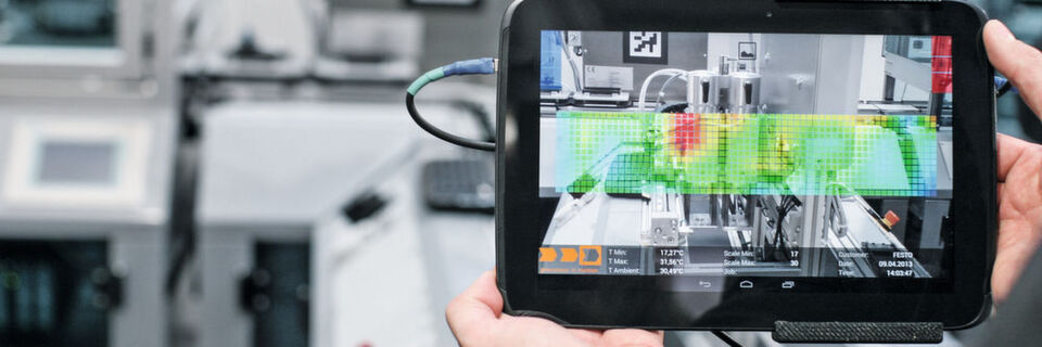Dezentrale Anlagenintelligenz, hohe Wandlungsfähigkeit, einfache Planung und Inbetriebnahme von Maschinen – in der Produktion der Zukunft ist Vernetzung allgegenwärtig; reale und virtuelle Welt wachsen zusammen. Dezentrale Anlagenintelligenz, hohe Wandlungsfähigkeit, einfache Planung und Inbetriebnahme von Maschinen – in der Produktion der Zukunft ist Vernetzung allgegenwärtig; reale und virtuelle Welt wachsen zusammen.