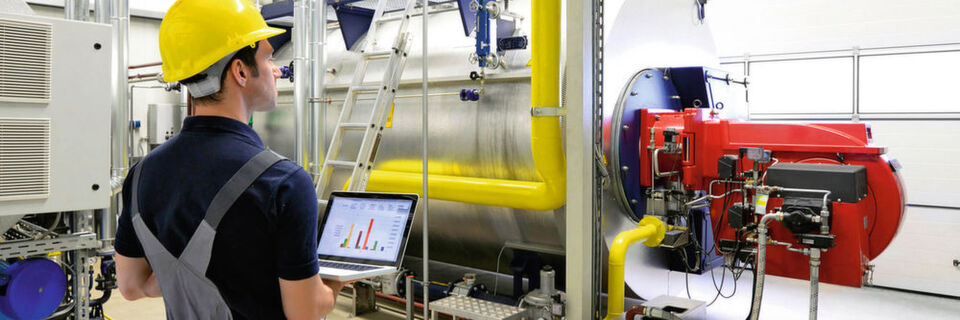 Zunehmende Digitalisierung und Vernetzung sorgen dafür, dass Predictive Maintenance ein Paradebeispiel für die Umsetzung von Industrie 4.0 ist. Zunehmende Digitalisierung und Vernetzung sorgen dafür, dass Predictive Maintenance ein Paradebeispiel für die Umsetzung von Industrie 4.0 ist.