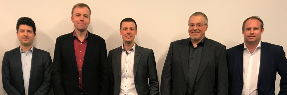 Das erste Audeg-Board: Ingo Wolff, Johannes Loxen, Boban Krsic, Torsten Allar und Michael Schmid Das erste Audeg-Board: Ingo Wolff, Johannes Loxen, Boban Krsic, Torsten Allar und Michael Schmid