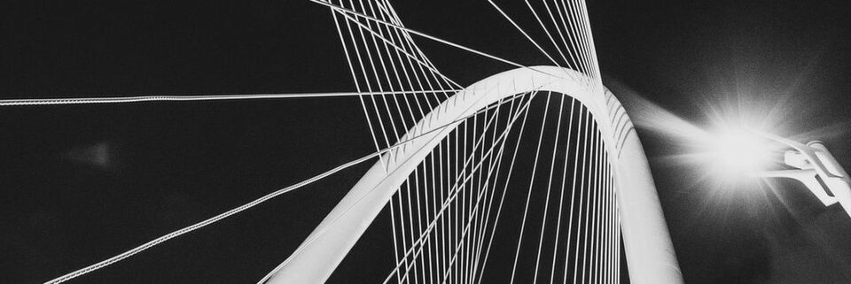 Nur etablierte, branchenübergreifende Standards können eine umfassende Vernetzung sämtlicher Systeme ermöglichen. Nur etablierte, branchenübergreifende Standards können eine umfassende Vernetzung sämtlicher Systeme ermöglichen.