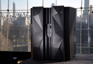 Die Blockchain-Maschine: Mit Blockchain-Lösungen und Watson möchte IBM den Mainframes, wie hier dem „z13“, neues Leben einhauchen. Die Blockchain-Maschine: Mit Blockchain-Lösungen und Watson möchte IBM den Mainframes, wie hier dem „z13“, neues Leben einhauchen.