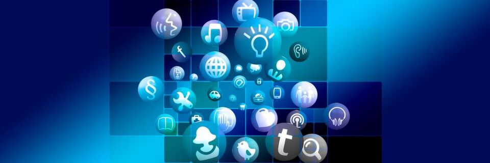 Web Apps lassen sich weitestgehend barrierefrei in nahezu jedem Browser auf beliebigen Endgeräten nutzen. Web Apps lassen sich weitestgehend barrierefrei in nahezu jedem Browser auf beliebigen Endgeräten nutzen.
