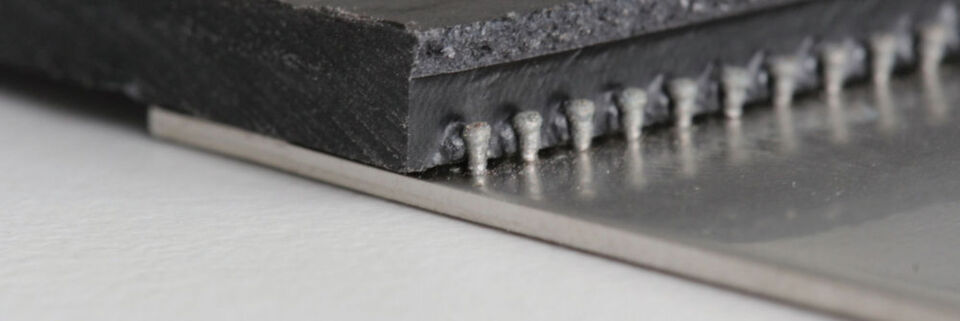 Additiv gefertigte Verklammerungsstruktur zur hochbelastbaren Verbindung von Metall und Kunststoff oder Keramik Additiv gefertigte Verklammerungsstruktur zur hochbelastbaren Verbindung von Metall und Kunststoff oder Keramik