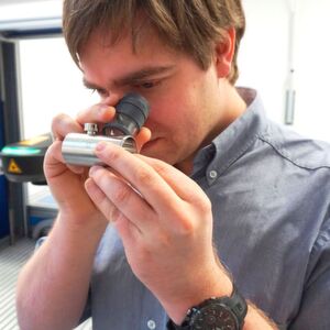 Je nach Kundenvorgaben im Hinblick auf Zeit, Material und Beschriftungsinhalt, würden im hauseigenen Applikationslabor von den ACI-Laser-Ingenieuren auch ausführliche Materialbeschriftungstests durchgeführt, und der Kunde durch den kompletten Prozess bei der Suche nach einem geeigneten Lasersystem begleitet. Je nach Kundenvorgaben im Hinblick auf Zeit, Material und Beschriftungsinhalt, würden im hauseigenen Applikationslabor von den ACI-Laser-Ingenieuren auch ausführliche Materialbeschriftungstests durchgeführt, und der Kunde durch den kompletten Prozess bei der Suche nach einem geeigneten Lasersystem begleitet.