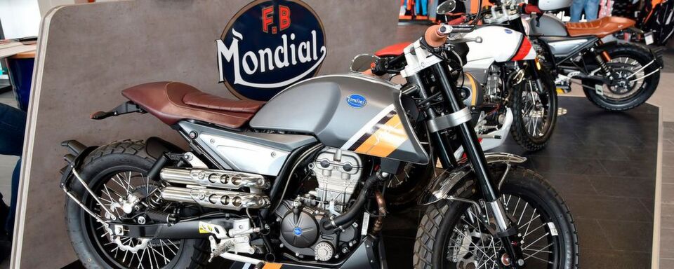 Designed in Italy, made in Cghina and sell in Germany: die HPS 125i von F.B Mondial.. Designed in Italy, made in Cghina and sell in Germany: die HPS 125i von F.B Mondial..