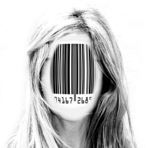 Eine digitale Identität ist die Abbildung einer realen Person oder eines physikalischen Objekts in einer eindeutig identifizierbaren Datenform. Eine digitale Identität ist die Abbildung einer realen Person oder eines physikalischen Objekts in einer eindeutig identifizierbaren Datenform.