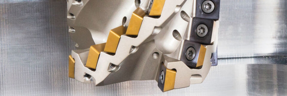 The Heliquad extended flute shell mills provide high-efficiency milling with resulting surface conditions close to semi-finish conditions. The Heliquad extended flute shell mills provide high-efficiency milling with resulting surface conditions close to semi-finish conditions.