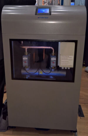 Die Adsorptionskältemaschinen von Invensor passen in jedes Rechenzentrum, nutzen Rechenzentrumsabwärme zum Kühlen und senken daher den Energiebedarf erheblich. Die Adsorptionskältemaschinen von Invensor passen in jedes Rechenzentrum, nutzen Rechenzentrumsabwärme zum Kühlen und senken daher den Energiebedarf erheblich.