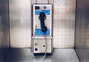 Bequemlichkeit oder mangelndes Selbstbewusstsein und die sich daraus ergebende Angst vor Ablehnung sind oft ein Problem bei der Neukundenakquise. Wie Verkäufer mit ein paar Tipps wieder gerne den Hörer zur Gewinnung neuer Kunden in die Hand nehmen, erklärt Oliver Schumacher. Bequemlichkeit oder mangelndes Selbstbewusstsein und die sich daraus ergebende Angst vor Ablehnung sind oft ein Problem bei der Neukundenakquise. Wie Verkäufer mit ein paar Tipps wieder gerne den Hörer zur Gewinnung neuer Kunden in die Hand nehmen, erklärt Oliver Schumacher.