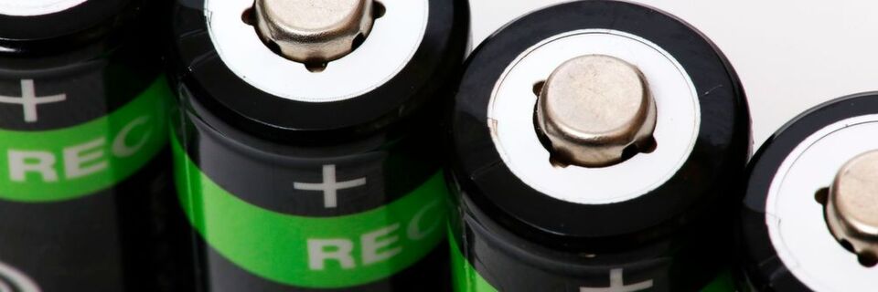 Akkus: Für den kennzeichnungspflichtigen Versand von Lithium-Akkus gelten verschärfte Regeln. Akkus: Für den kennzeichnungspflichtigen Versand von Lithium-Akkus gelten verschärfte Regeln.