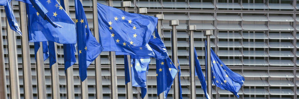 Die Datenschutz-Grundverordnung (EU-DSGVO) wird im Mai 2018 europaweit zur Pflicht. Ohne klaren Plan schaffen es deutsche Unternehmen nicht, rechtzeitig bereit zu sein. Die Datenschutz-Grundverordnung (EU-DSGVO) wird im Mai 2018 europaweit zur Pflicht. Ohne klaren Plan schaffen es deutsche Unternehmen nicht, rechtzeitig bereit zu sein.