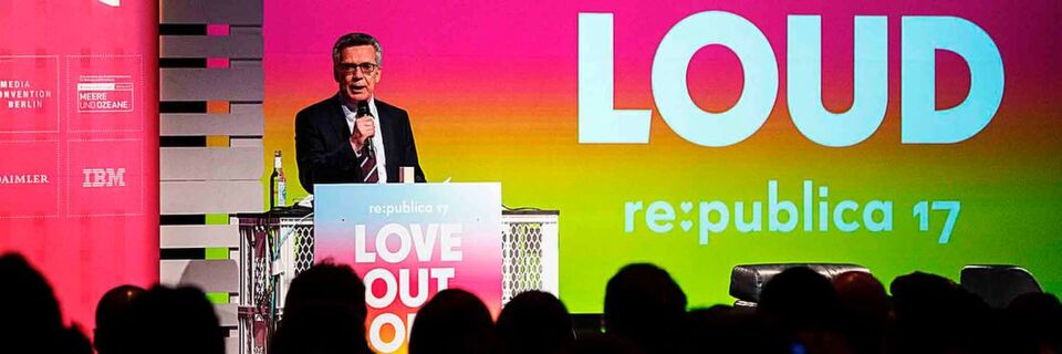 Zwischen Datenschutz und Lauschangriff – Bundesinnenminister De Maizière auf der re:publica Zwischen Datenschutz und Lauschangriff – Bundesinnenminister De Maizière auf der re:publica