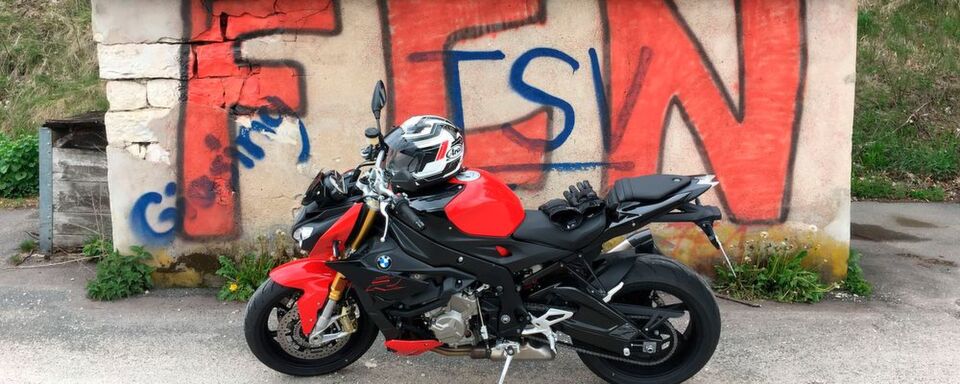 Von der BMW S 1000 R wurden in den ersten vier Monaten 2017 insgesamt 727 Einheiten zugelassen, das reicht füt Platz 7. Von der BMW S 1000 R wurden in den ersten vier Monaten 2017 insgesamt 727 Einheiten zugelassen, das reicht füt Platz 7.